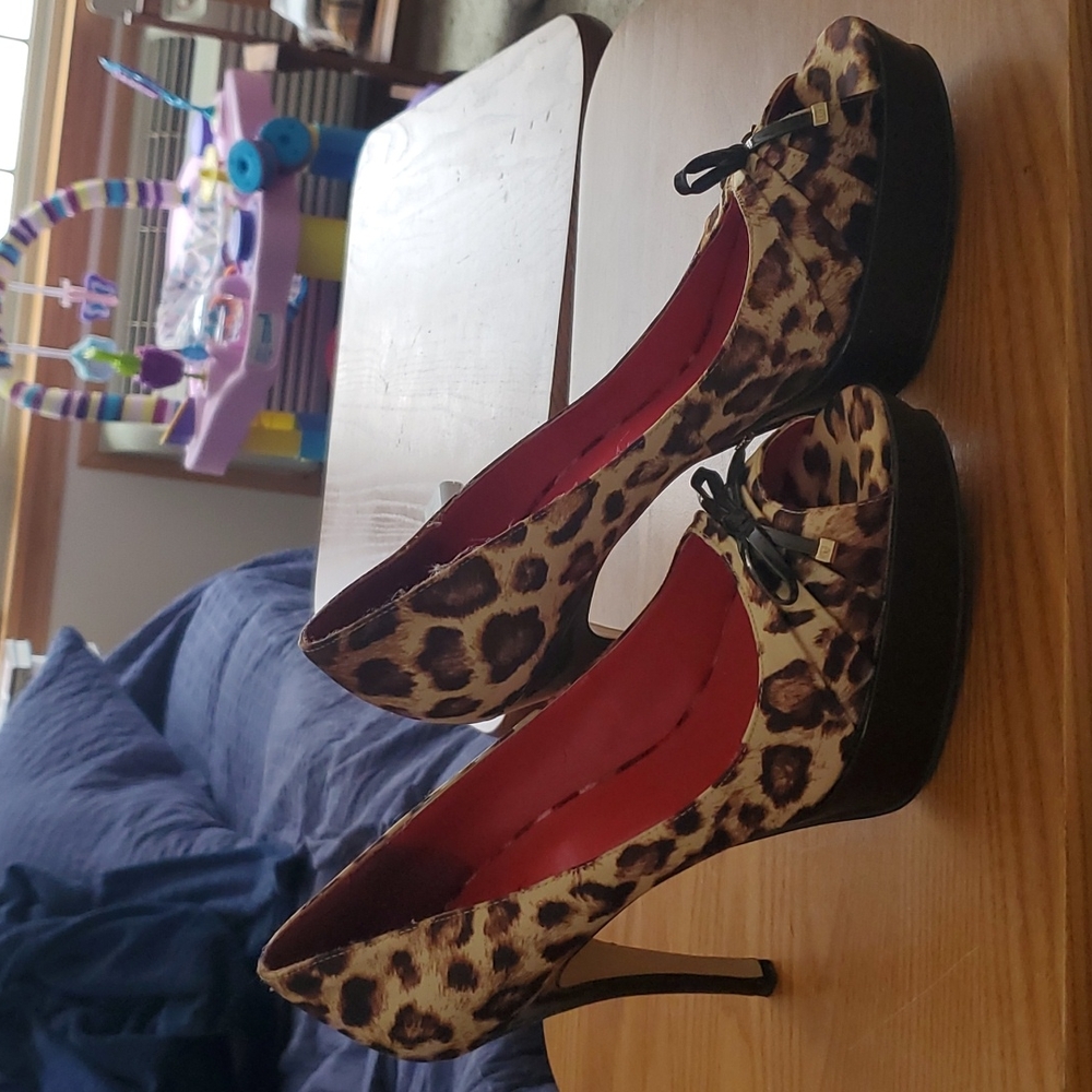 Guess leopard print heels stilletos open toe